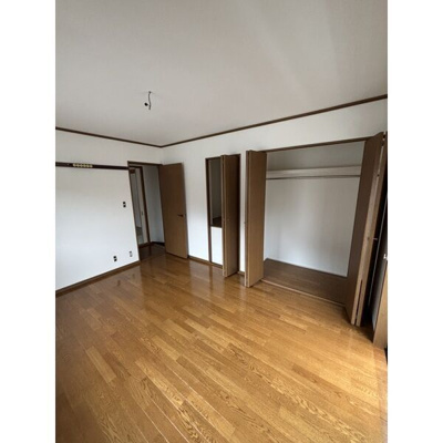 【洋室】 | 森南町3丁目貸家