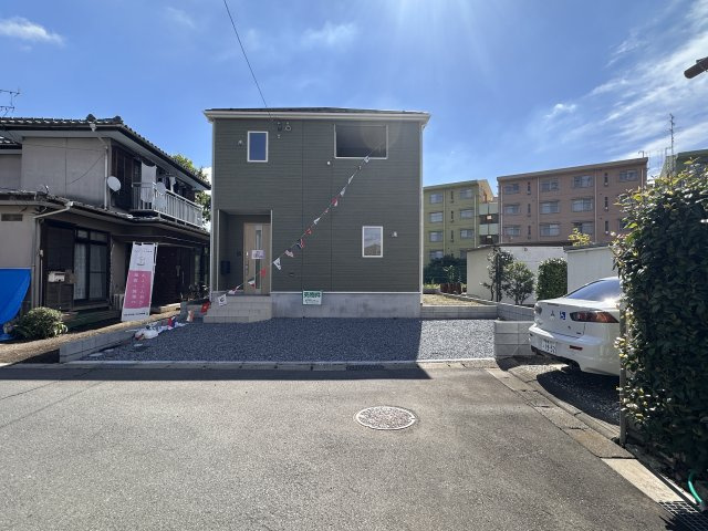 新築　前橋市下新田町第6　クレイドルガーデン　1号棟の駐車場|現地写真　西側接道幅員約4.4ｍ