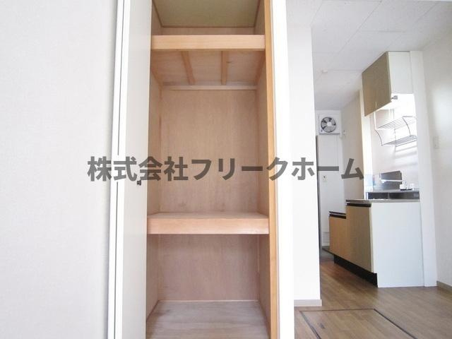 武蔵野市境南町３丁目のアパートの収納