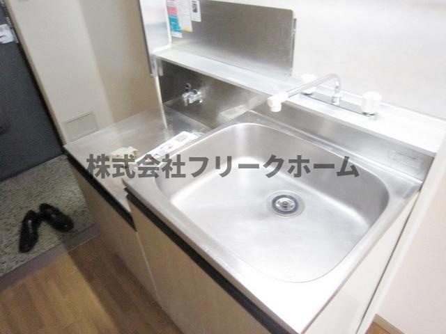 武蔵野市境南町３丁目のアパートのキッチン