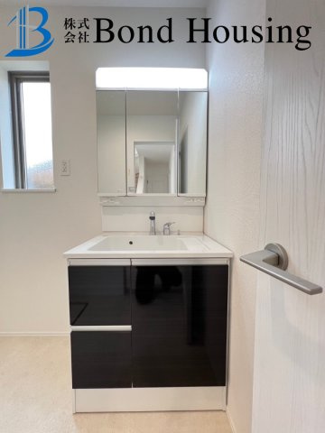 お車３台駐車可　魚住町西岡1594番　全4棟　B号棟のキッチン