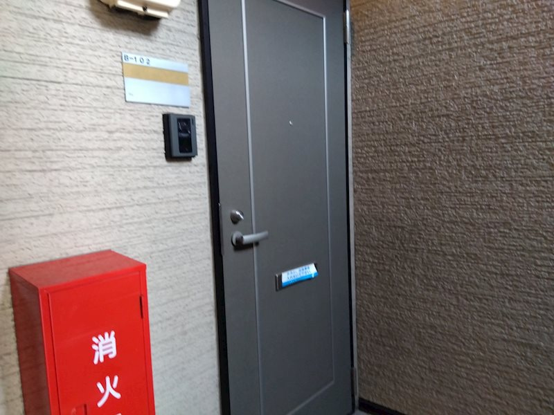 グランド・メゾンBの玄関