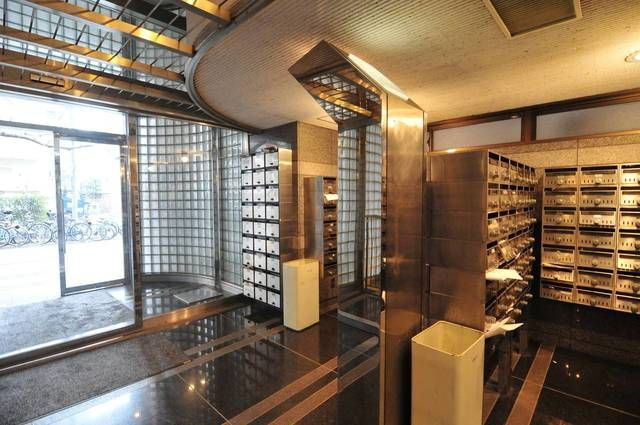 フォーラムイン・東京のロビー