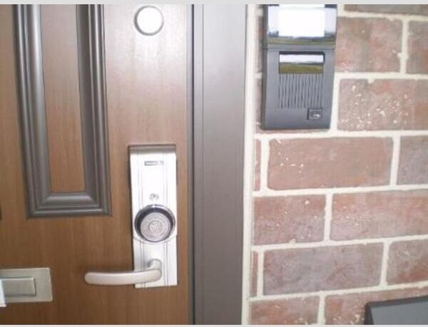 High AvenueⅡ　Aの玄関