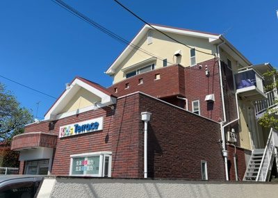 【外観】 | パームⅡ | 人が暮らすうえで日光は大切な要素となります。日当たりの良さは譲れないポイントですね。併せて近くに大きな建築物の建築予定がないか、あるいはそれが可能な土地が近くにないか事前に確認することもお勧めします。