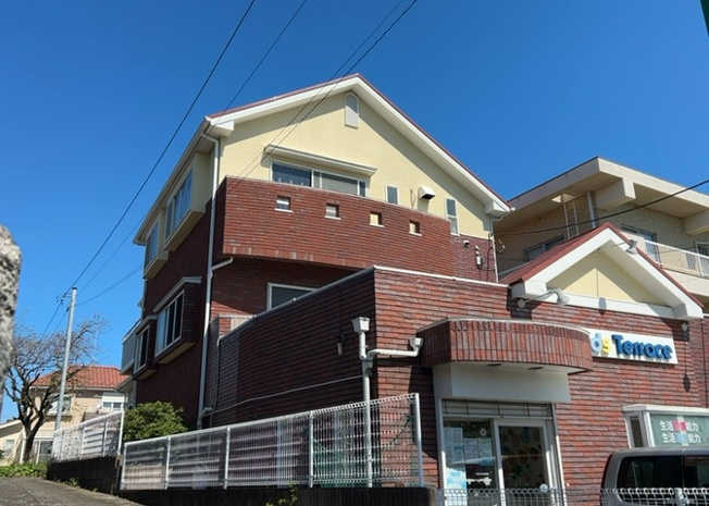 【外観】 | パームⅡ | 物件の詳細については、現地を見てわかること以外に、役所や法務局などで調べないとわからないことがあります。そのため、現地に行く場合は、もしこの物件を買ったらどのような生活ができるかをイメージしましょう。