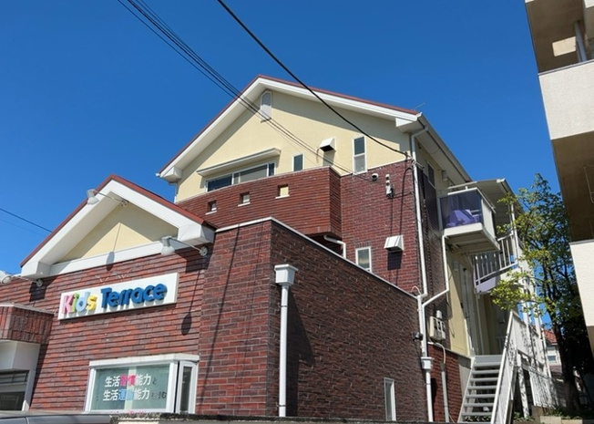 【外観】 | パームⅡ | 人が暮らすうえで日光は大切な要素となります。日当たりの良さは譲れないポイントですね。併せて近くに大きな建築物の建築予定がないか、あるいはそれが可能な土地が近くにないか事前に確認することもお勧めします。