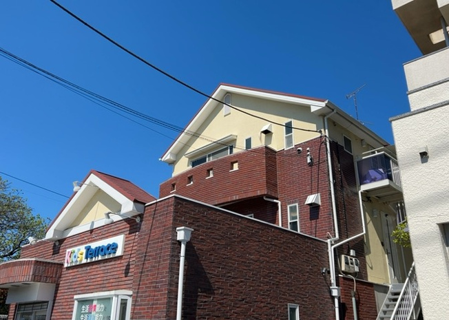 【バルコニー】 | パームⅡ | バルコニーは、室外の専用スペースのうち、「屋根がなく開放された空間」であるものを指します。ベランダより広いタイプのものが多く、日当たりもよいため家庭菜園などを楽しみたい人にとって適した環境となります。