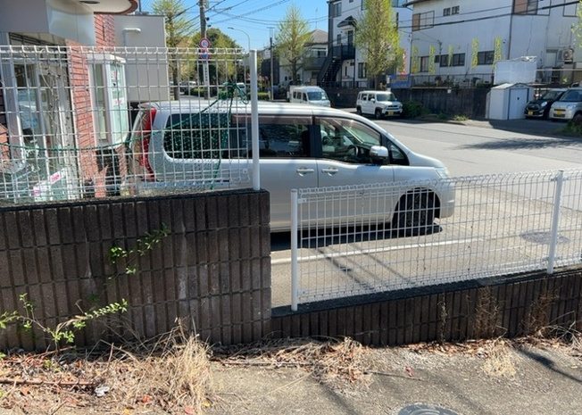 【駐車場】 | パームⅡ | 駐車場と明記されていても、最小スペースでつくられた駐車場だと大型車は駐車できなかったり、出入りしにくくなったりする可能性があります。お車のサイズと購入したい物件の駐車場のサイズを現地で確認しましょう。