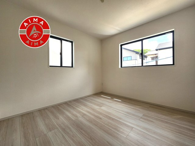 福岡市東区八田3丁目第13-6棟（1号棟）　の洋室|採光良好な洋室は全居室、複層ガラスの遮熱効果と断熱効果で、一年中快適に過ごせます。