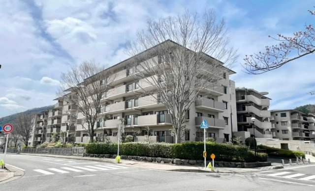 サンシティ桂坂ロイヤル参番館