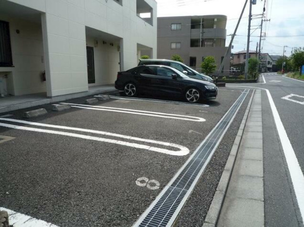 フェリス聖蹟Ⅱの駐車場