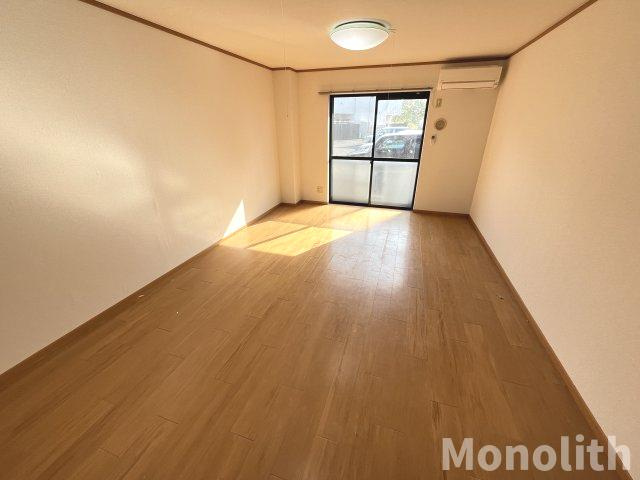 シェアー・ウエストの居間・リビング