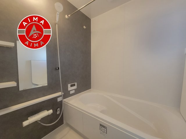 福岡市東区八田3丁目第13-6棟（2号棟）　の内観：施工例|1日の疲れを癒してくれる広々バスルーム。雨の日のお洗濯にも大活躍な浴室乾燥機付です！