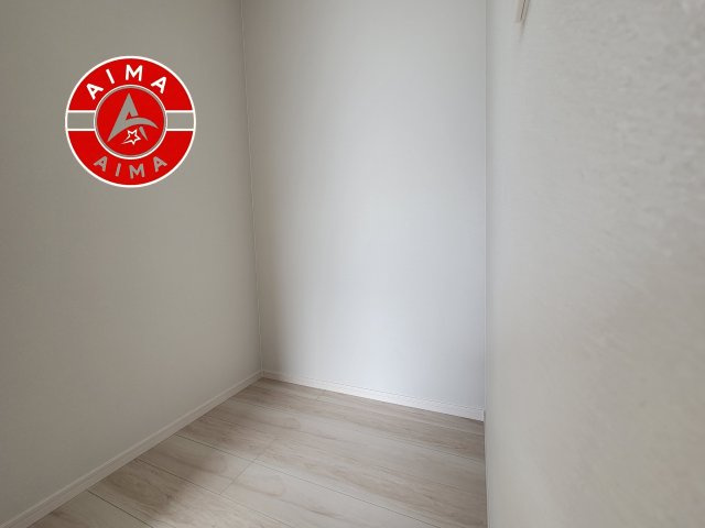 福岡市東区八田3丁目第13-6棟（2号棟）　の内観：施工例|洋服や大きな荷物が多い方や人数の多いご家族などは、一般的なクローゼットよりもウォークインクローゼットのほうが使い勝手が良いです。