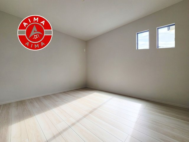 福岡市東区八田3丁目第13-6棟（2号棟）　の内観：施工例|穏やかな光が差し込む室内には、穏やかな時間が流れます。