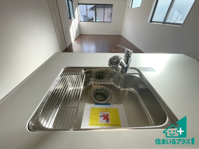 ★宇治市羽拍子町　第2期　新築一戸建ての設備|洗い物も楽にできる、広々シンク！