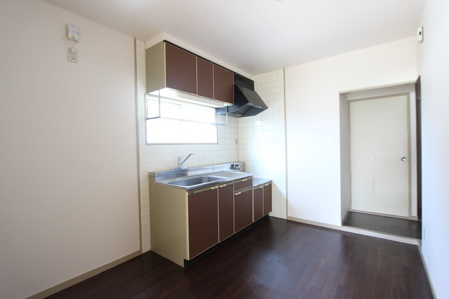 ハピネスⅡの内装|同物件の反転の間取りの参考写真です。色味が違う場合は現状優先です。