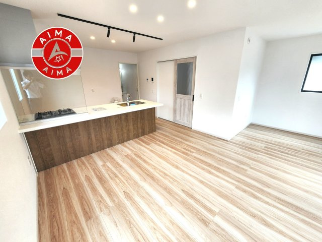 福岡市東区八田3丁目第13-6棟（4号棟）　のダイニング|キッチンから立ち込める香りが今日の料理を期待させます。