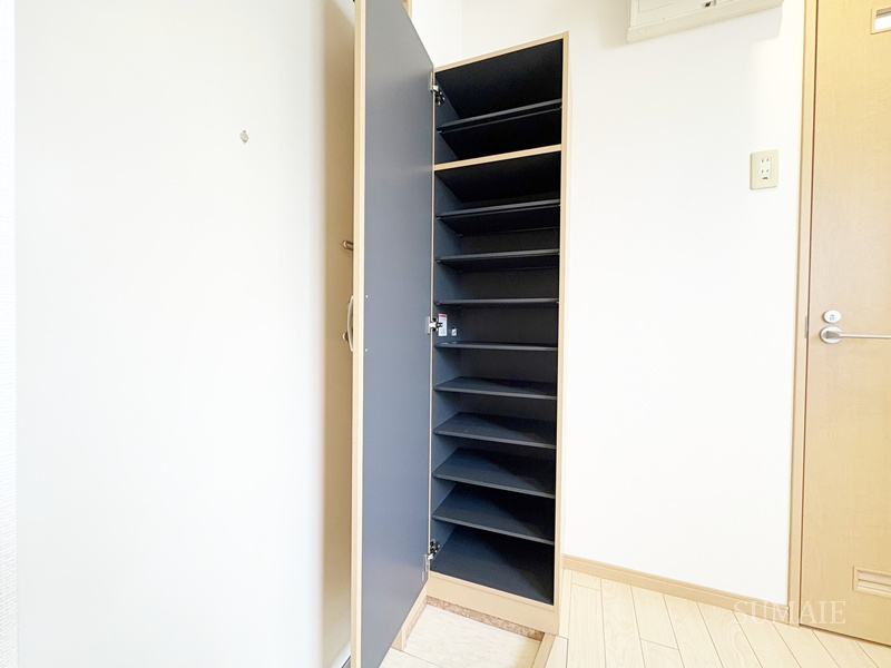 ロイヤルシティ赤羽岩淵の収納|シューズボックスです☆