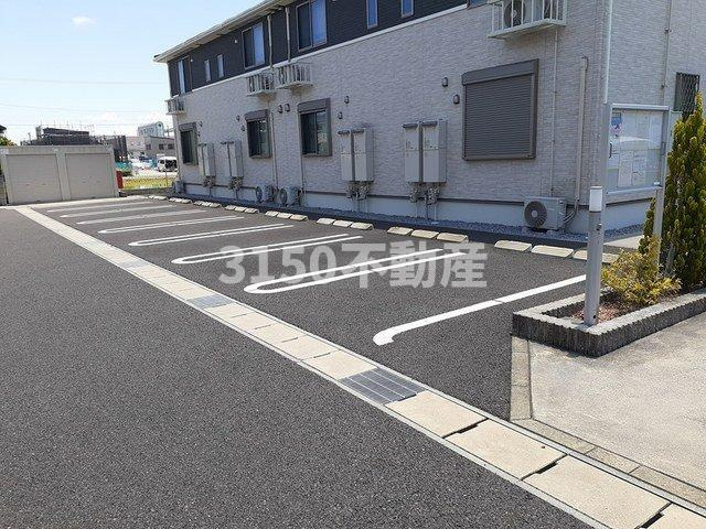 ハーベストⅢの駐車場|駐車場に車を止められます