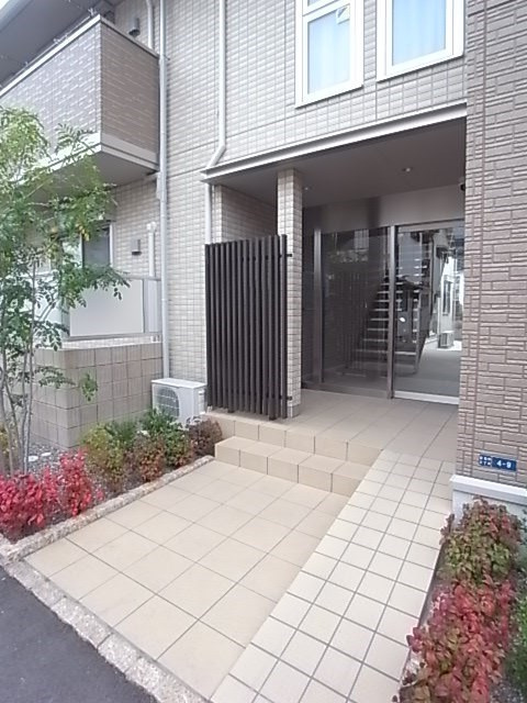 サニーフィールド武庫之荘のエントランス