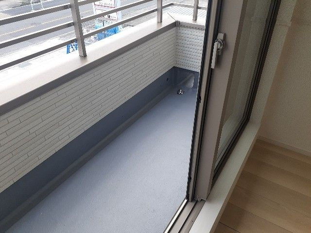 プリエールのバルコニー|暖かな日差しのふりそそぐバルコニー