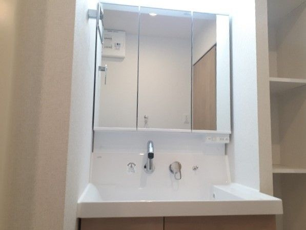 プリエールの洗面所|脱衣スペースもあります