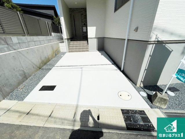 宇治市羽拍子町　第2期　新築一戸建ての駐車場|駐車スペース！散水栓があるので、こまめに愛車を洗えます！