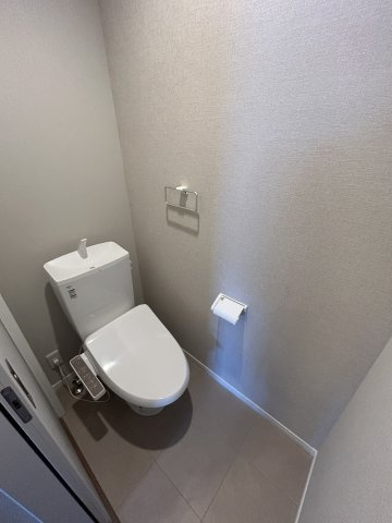 GAZELLE NOAH尼崎尾浜Ⅰのトイレ|落ち着いたトイレです