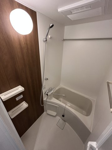 GAZELLE NOAH尼崎尾浜Ⅰの浴室|コンパクトで使いやすいお風呂です