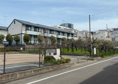 【展望】 | ライオンズマンション橋本 | 眺望の良さを楽しめるダイニングキッチンで家族団らんの時間を過ごしてはいかがでしょうか。バルコニーから見える景色を家族で眺める時間は、時間が経つのを忘れてしまいそうですね。是非、現地を見に行きましょう！