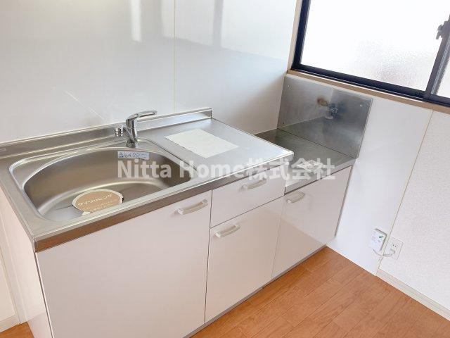 コーポアラモのキッチン|コンロ設置可能なオープンキッチンが付いています★