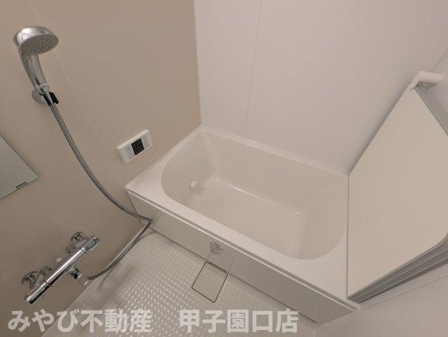 ステラハウス甲子園口の浴室