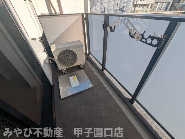 ステラハウス甲子園口のバルコニー