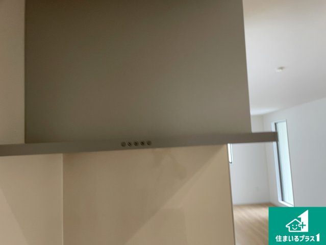 宇治市羽拍子町　第2期　新築一戸建ての設備|汚れにくいスロットフィルタでお手入れラクラク！ＬＥＤ照明付き！
