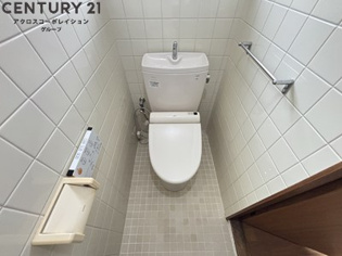 お風呂トイレ別・温水洗浄便座完備