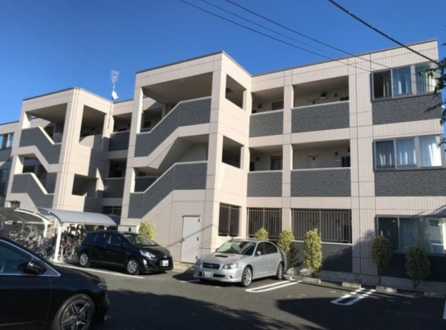 調布市深大寺北町３丁目の賃貸マンションの駐車場