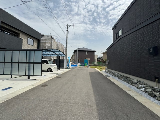 【前面道路含む現地写真】の画像