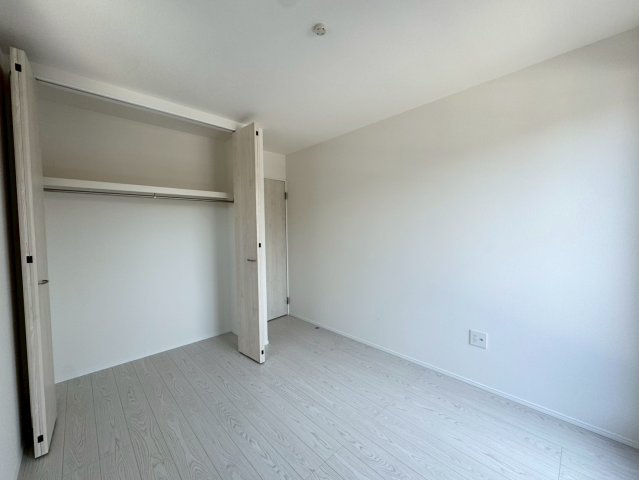 Adoble+アドブル＋小倉南区朽網東2丁目2期　【小倉南区　新築戸建て】の洋室|2階5.2帖洋室はクローゼット完備♪　【小倉南区　新築戸建て】