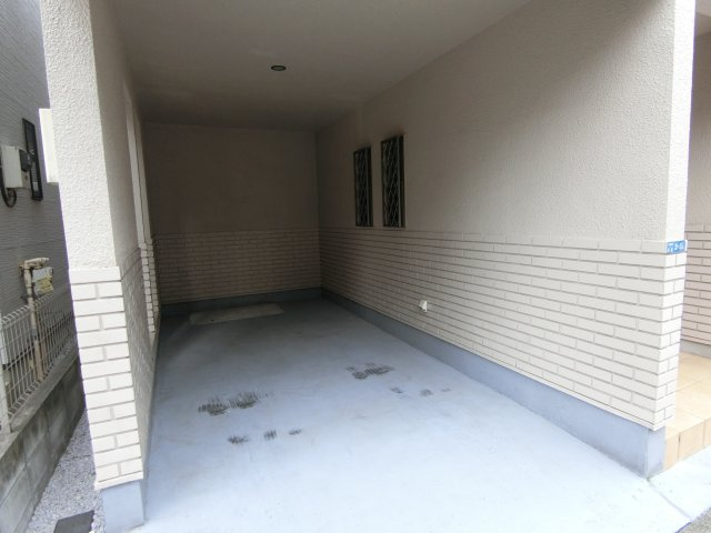 オークス元住吉の駐車場