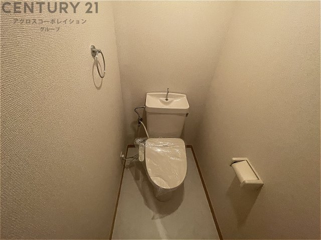 コンパクトで使いやすいトイレです♪