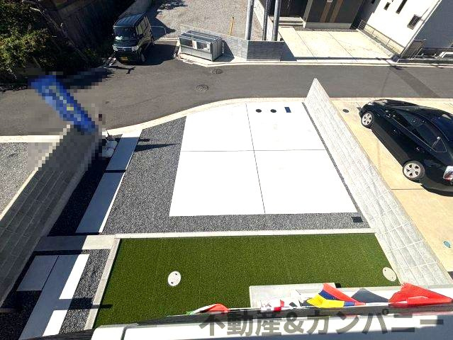 ハートフルタウン下吾川　伊予市下吾川の新築戸建のその他|バルコニーからみた駐車場です