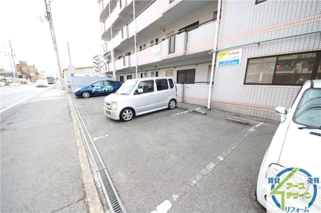 フローラルハイツ・ダイキⅡの駐車場