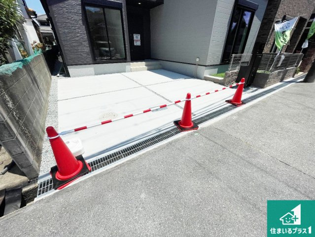加古川市平岡町土山　第1期　新築一戸建ての駐車場|駐車スペース！散水栓があるので、こまめに愛車を洗えます！