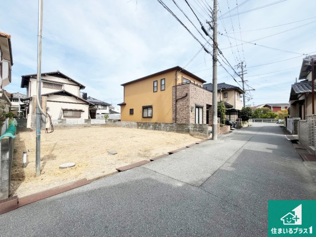 加古川市平岡町土山　第1期　新築一戸建ての前面道路含む現地写真|周辺は落ち着いた街並みの住宅地！子育てがしやすい住環境です！まだ未完成ですが、現地でしかわからない事もございます。是非一度ご覧ください。