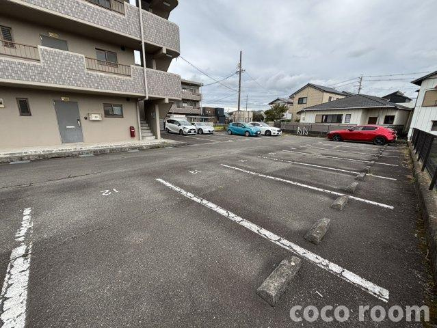 メルベーユⅡの駐車場