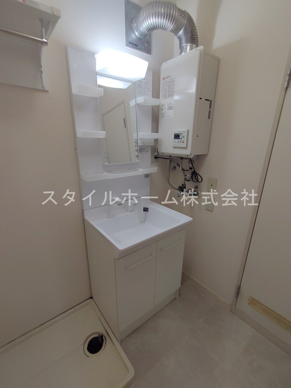 フレグランス牛川A棟の洗面所