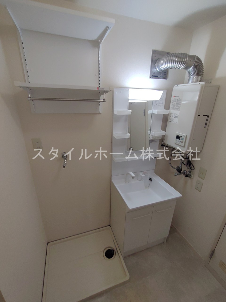 フレグランス牛川A棟の洗面所