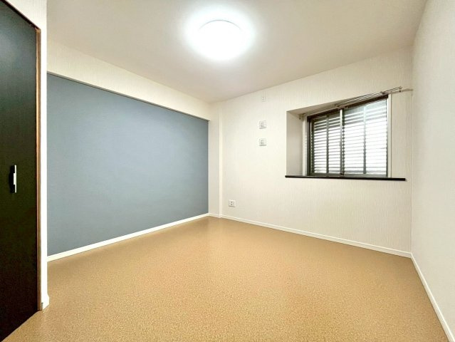 ディークラディア醍醐駅前の洋室|アクセントクロスがかわいい洋室です！